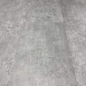 Piso Vinílico SPC 10052686 Concrete 5mm con manta
