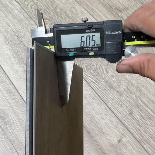 Piso Vinílico SPC 10048792 Versailles 6mm con manta