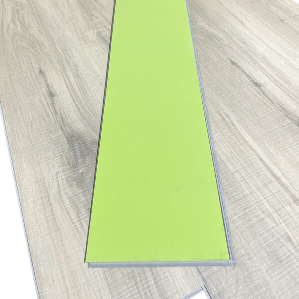 Piso Vinílico SPC Click Winter SP037 4,5mm con manta