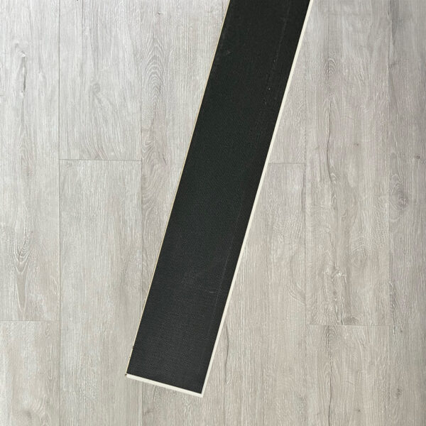 Piso Vinílico SPC Click Bisque SP005 5mm con manta