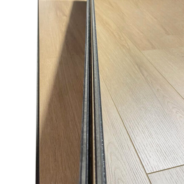 Piso Flotante Melamínico Waterproof CASHYM7684 12mm con manta