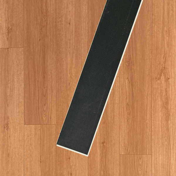 Piso Vinílico SPC Click Nogal Otranto SP013 5mm con manta