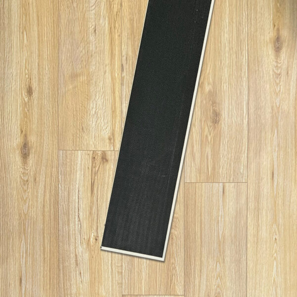 Piso Vinílico SPC Click Roble Atrani SP016 5mm con manta