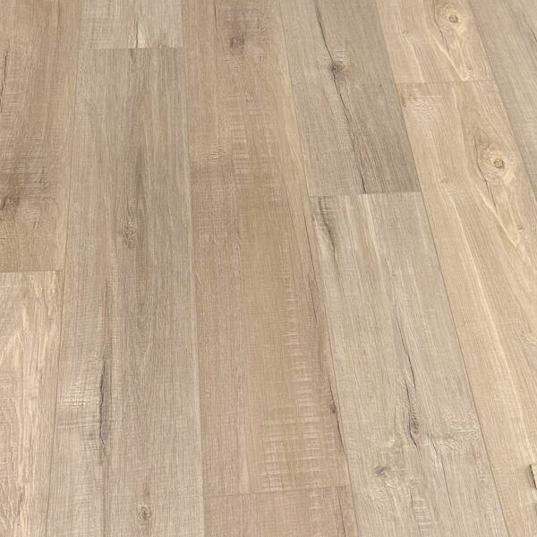 Piso Vinílico SPC Click Roble Brandy SP033 5mm con manta