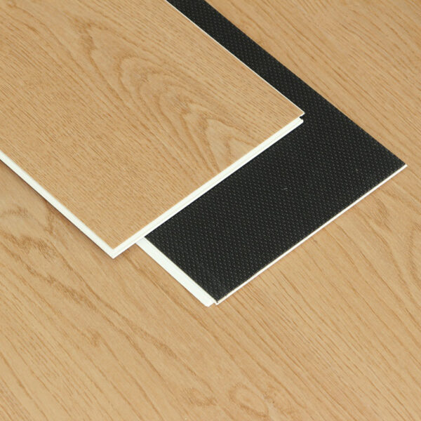 Piso Vinílico SPC Click Roble Odessa 5mm con manta