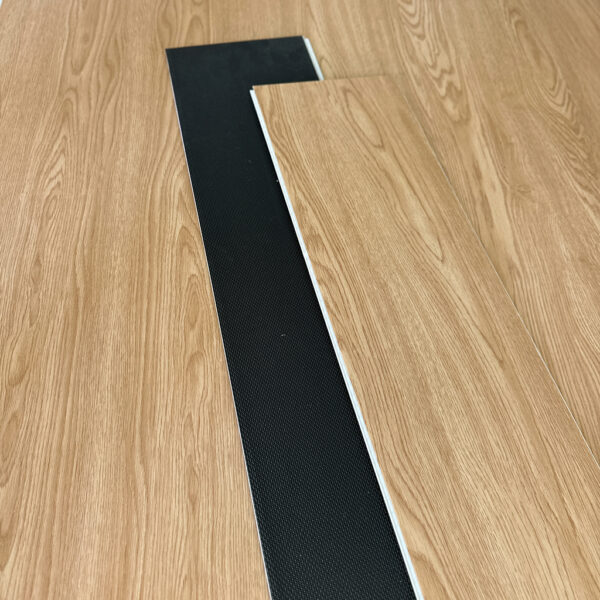 Piso Vinílico SPC Click Oak Utah EF102-34 5mm con manta